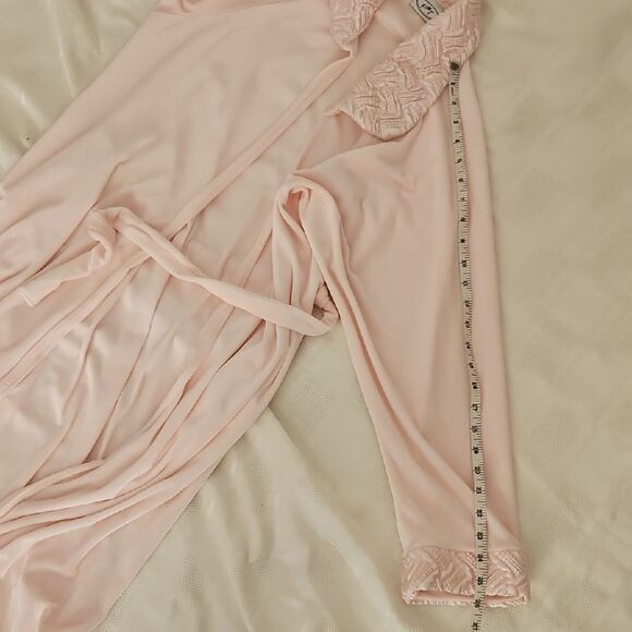 Elegant Pink Women's Robe - Picture 11 of 16